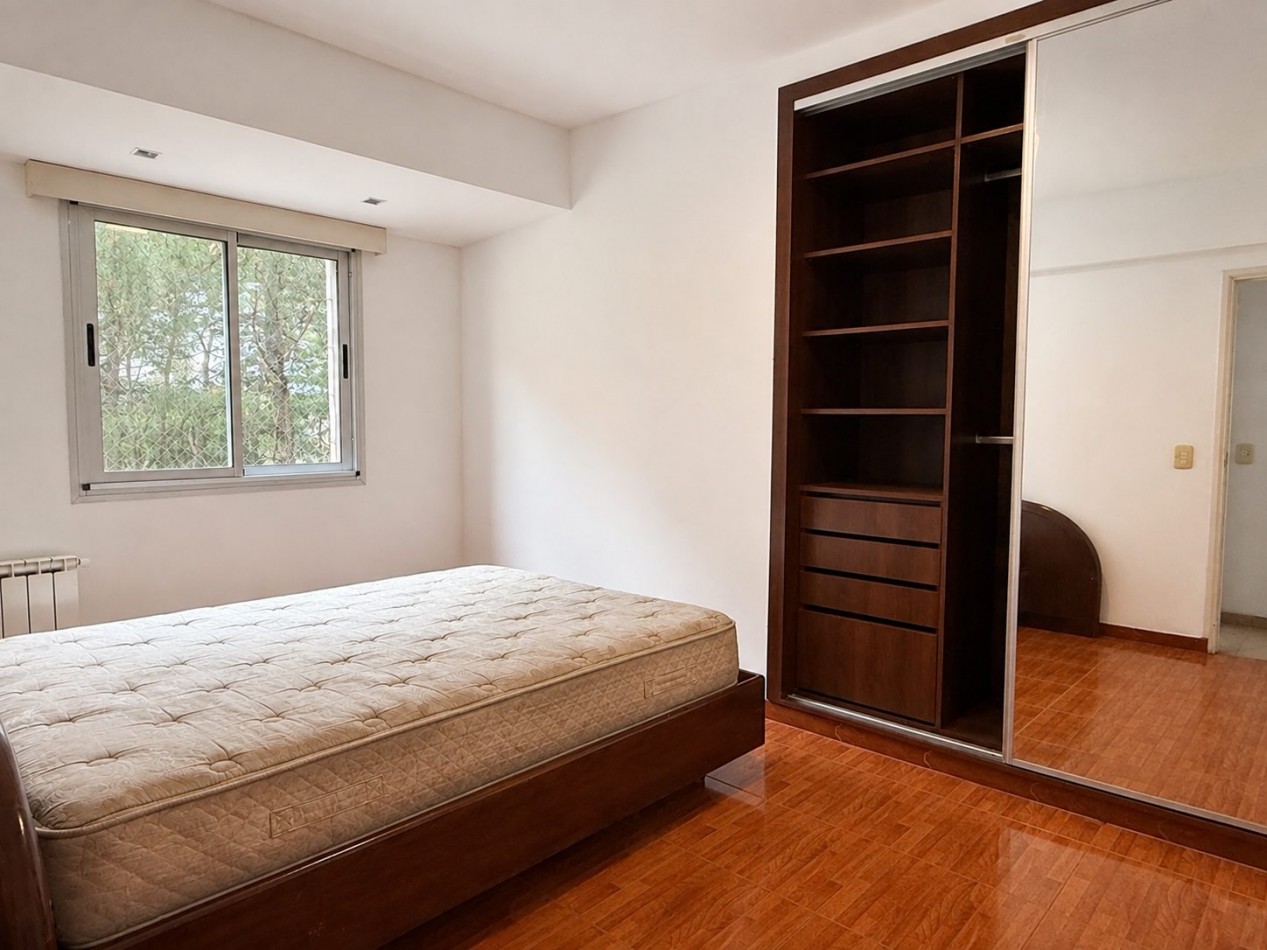 DEPARTAMENTO MODERNO 3 AMBIENTES EN VENTA - PINAMAR - GAS NATURAL, RADIADORES, CENTRO