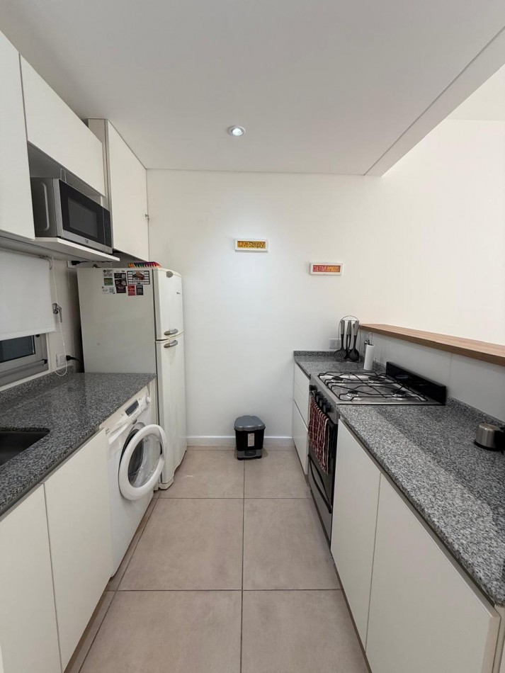 Departamento a la venta, amplio, luminoso, 2 ambientes, con gas natural, losa radiante y cochera 