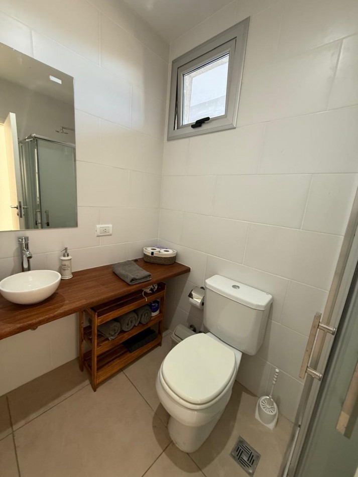 Departamento a la venta, amplio, luminoso, 2 ambientes, con gas natural, losa radiante y cochera 