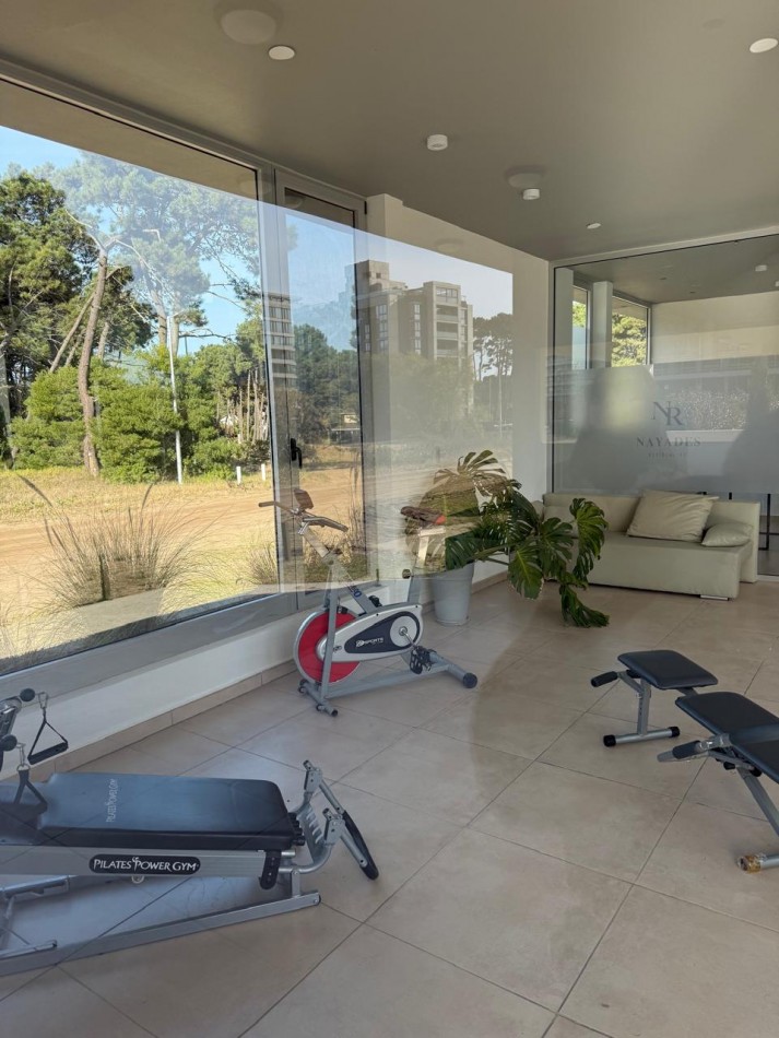 Departamento a la venta, amplio, luminoso, 2 ambientes, con gas natural, losa radiante y cochera 