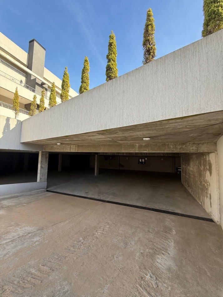 Departamento a la venta, amplio, luminoso, 2 ambientes, con gas natural, losa radiante y cochera 