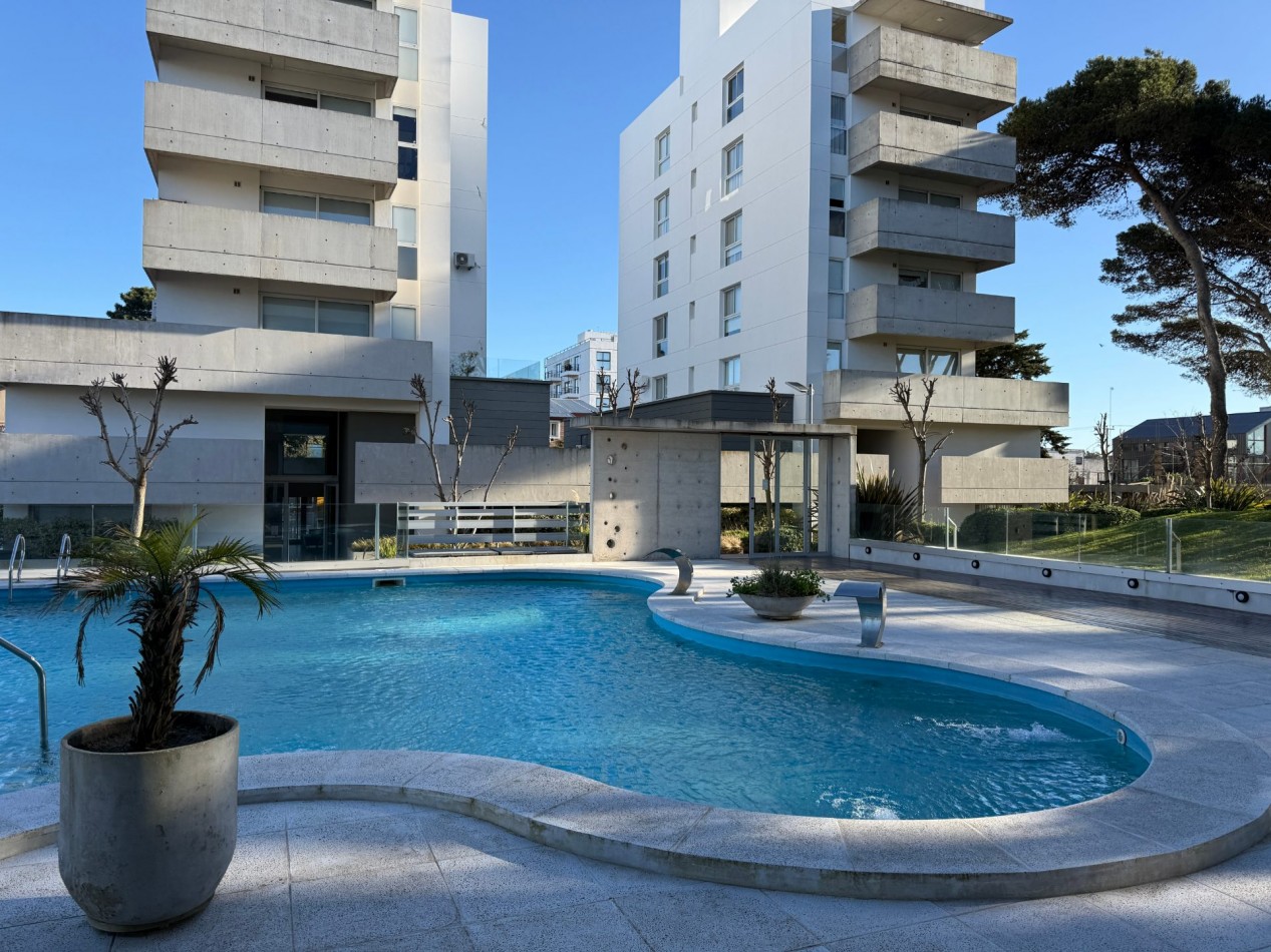 2 ambientes en alquiler temporal Pinamar, complejo con piscina y quincho con parrilla 