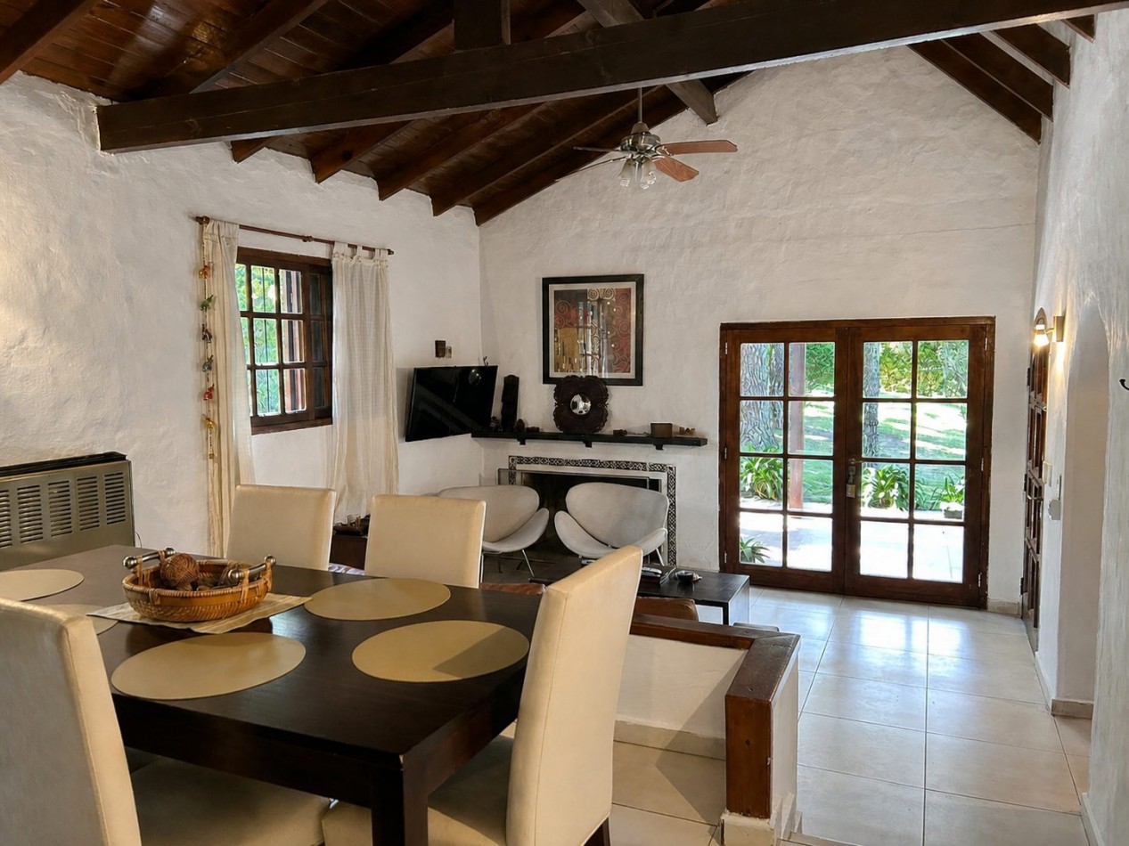 Casa en Pinamar alquiler de verano para 9 personas, cerca del centro