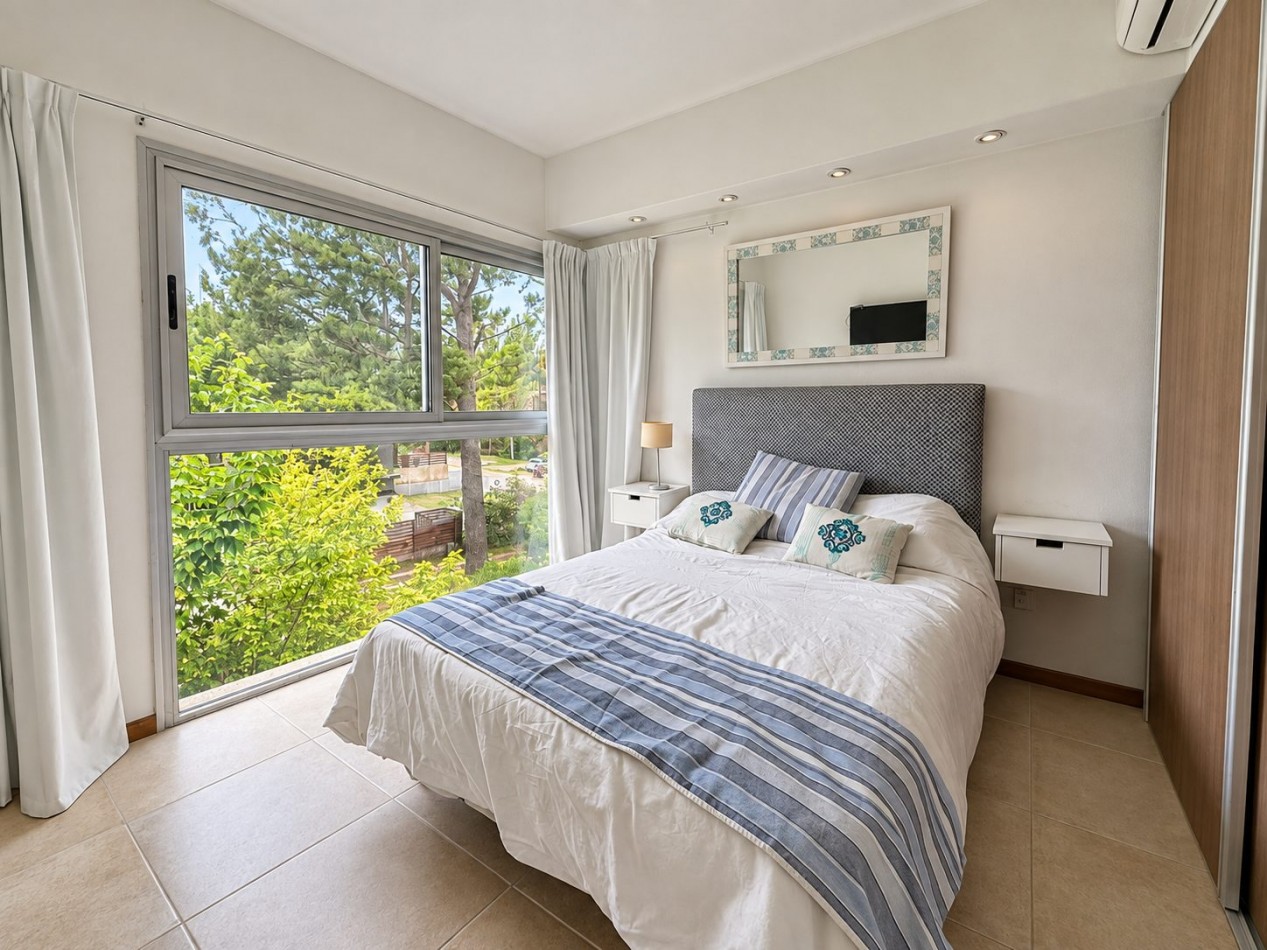 Alquiler de verano Triplex en Pinamar, 5 personas, con pileta, cochera, cerca del centro 