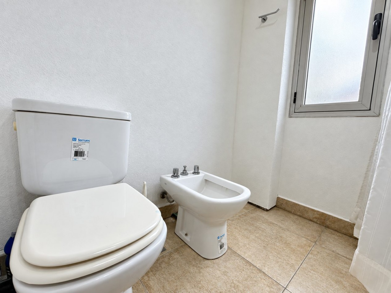 Alquiler de verano Triplex en Pinamar, 5 personas, con pileta, cochera, cerca del centro 