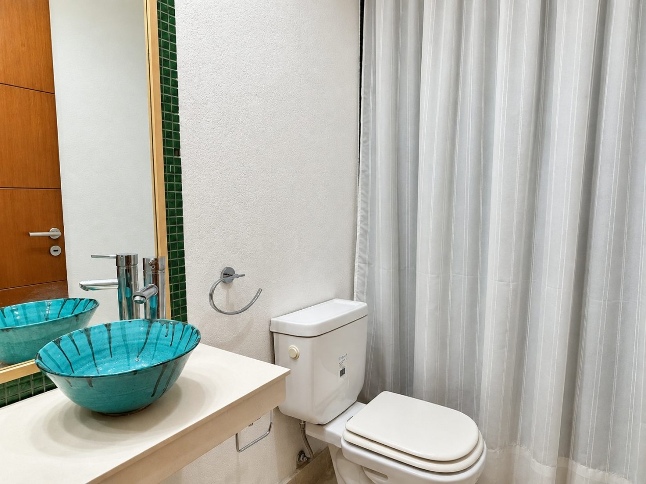 Alquiler de verano Triplex en Pinamar, 5 personas, con pileta, cochera, cerca del centro 