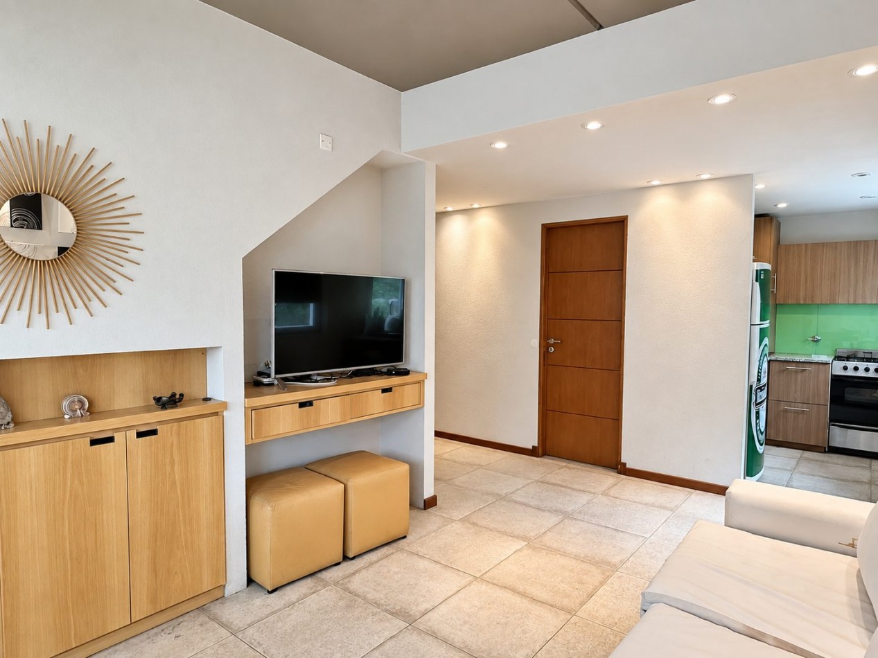 Alquiler de verano Triplex en Pinamar, 5 personas, con pileta, cochera, cerca del centro 