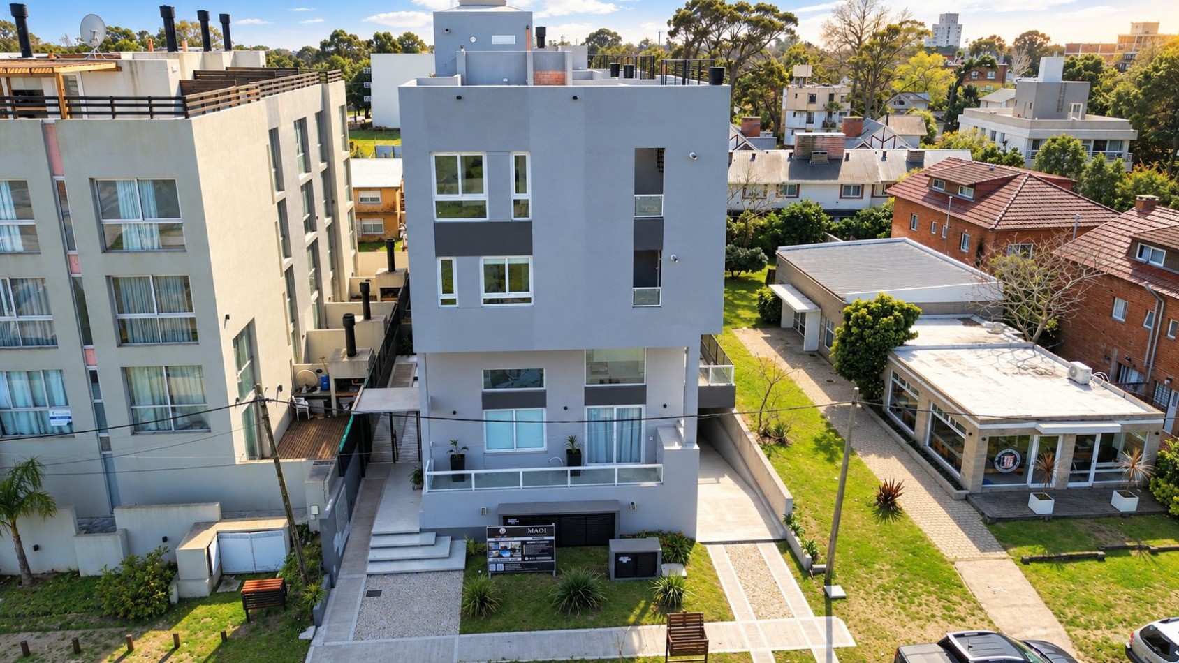 Moderno Departamento tipo duplex en venta con patio privado, gas natural, cochera | financiacion y permuta