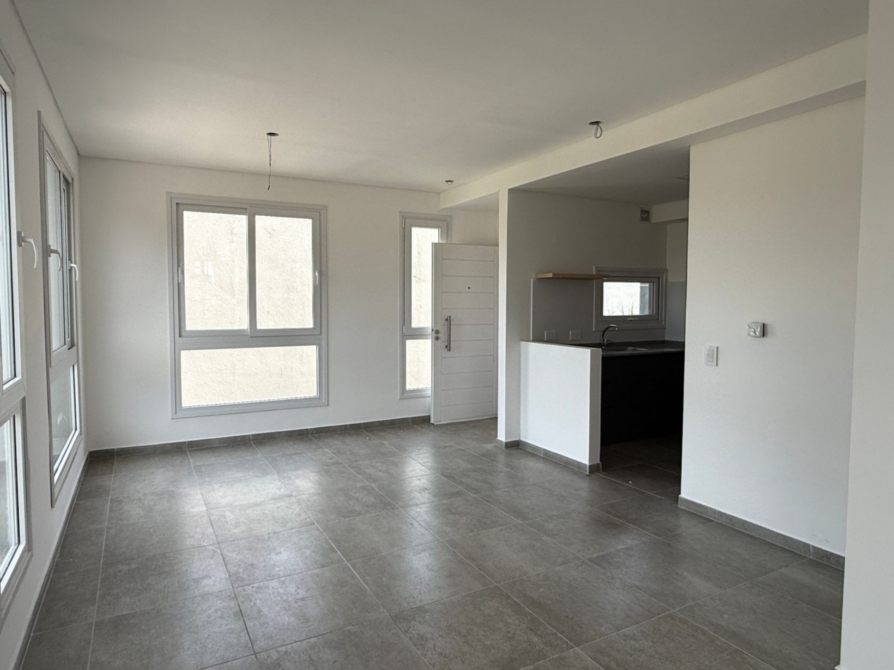 Venta departamento de 2 ambientes en Pinamar, con terraza, gas natural, losa radiante y cochera