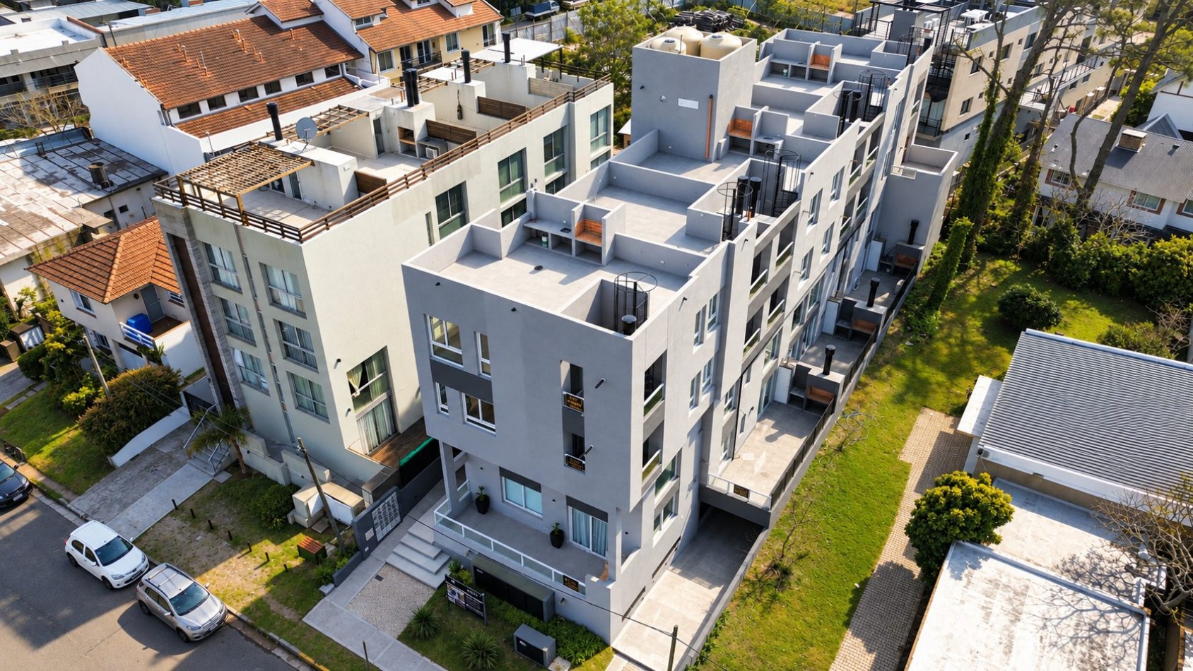 Venta departamento de 2 ambientes en Pinamar, con terraza, gas natural, losa radiante y cochera