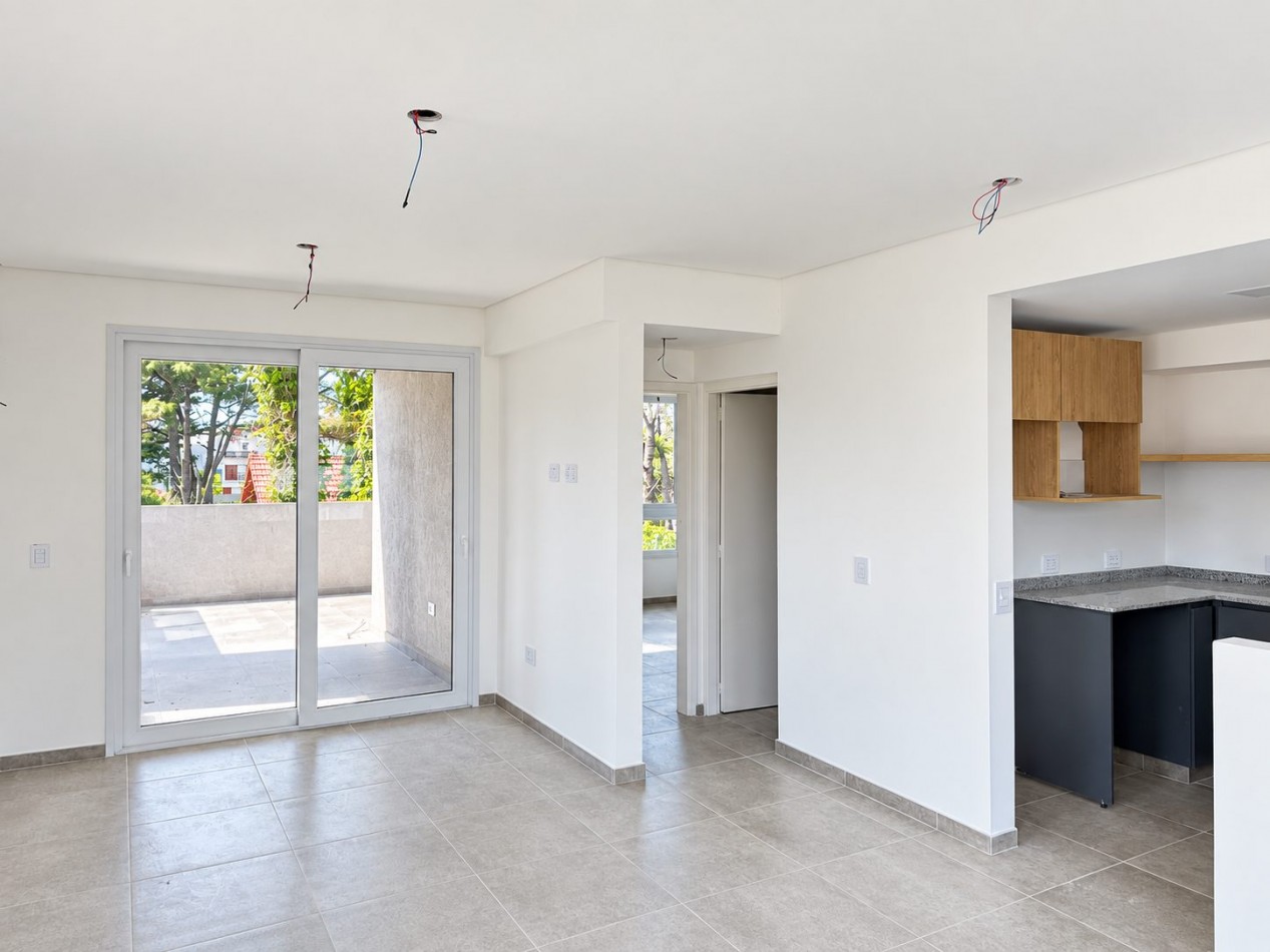 Departamento 2 ambientes a la venta en pinamar, con gas natural, losa radiante y cochera cubierta. Posibilidad de financiar o permuta parcial 
