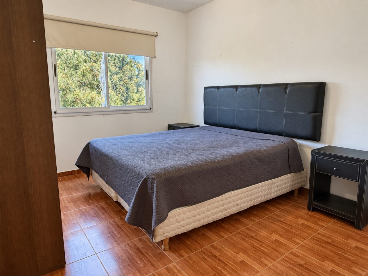 Departamento a la venta en Pinamar con 3 dormitorios, tipo duplex con gas natural y cochera cubierta