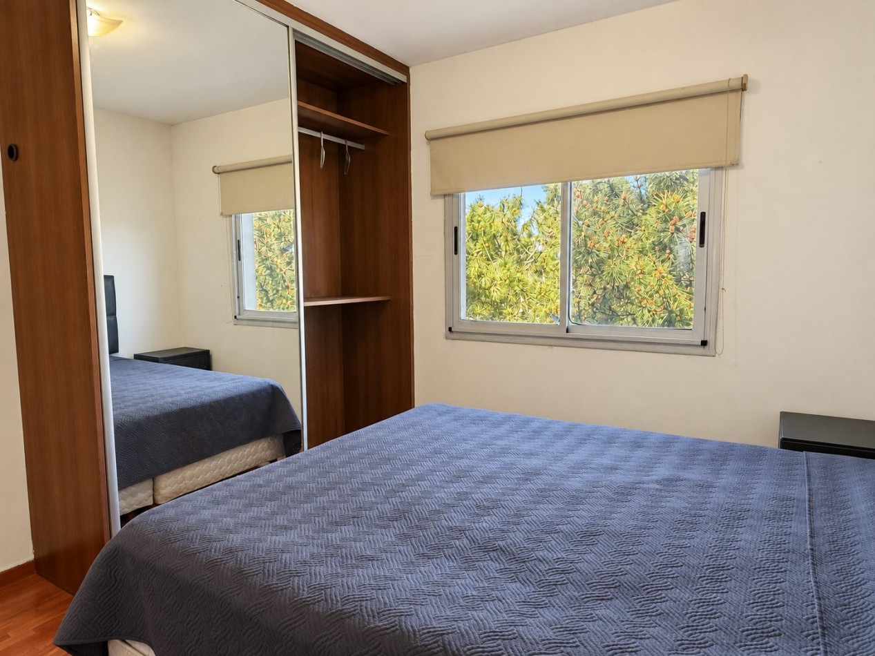 Departamento a la venta en Pinamar con 3 dormitorios, tipo duplex con gas natural y cochera cubierta