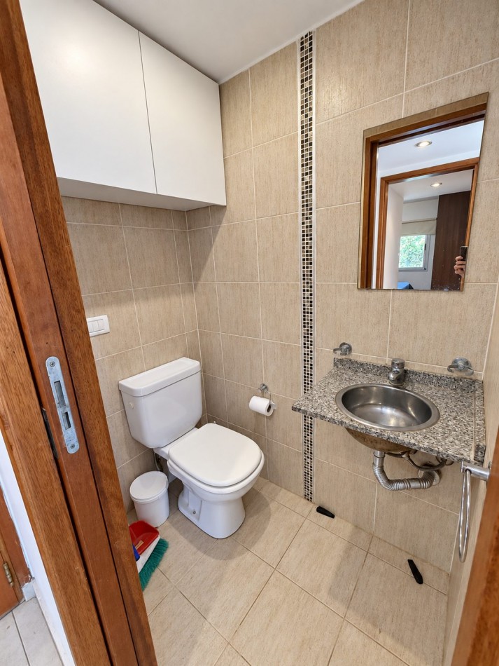 Departamento a la venta en Pinamar con 3 dormitorios, tipo duplex con gas natural y cochera cubierta