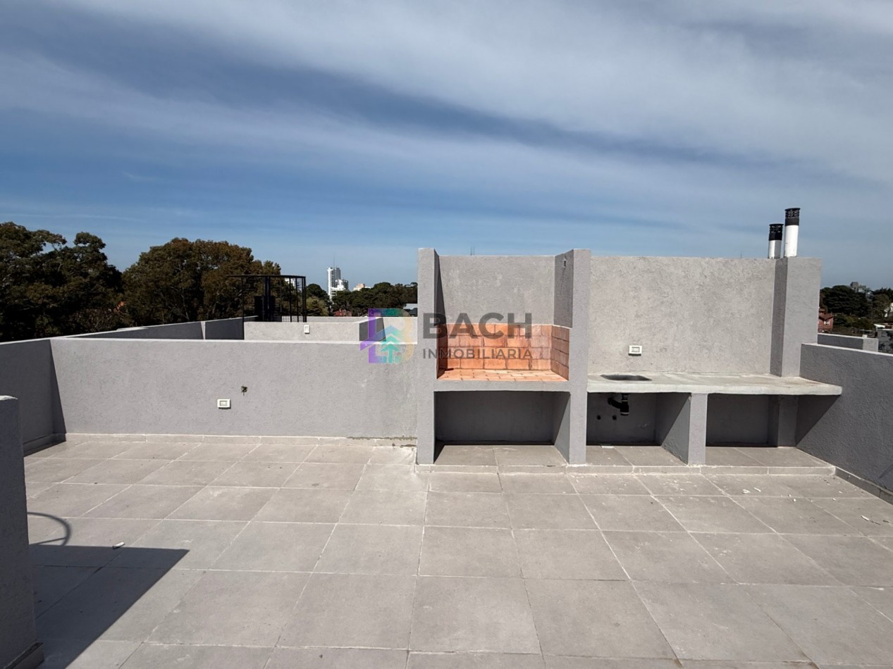 Venta departamento de 2 ambientes en Pinamar, con terraza, gas natural, losa radiante y cochera