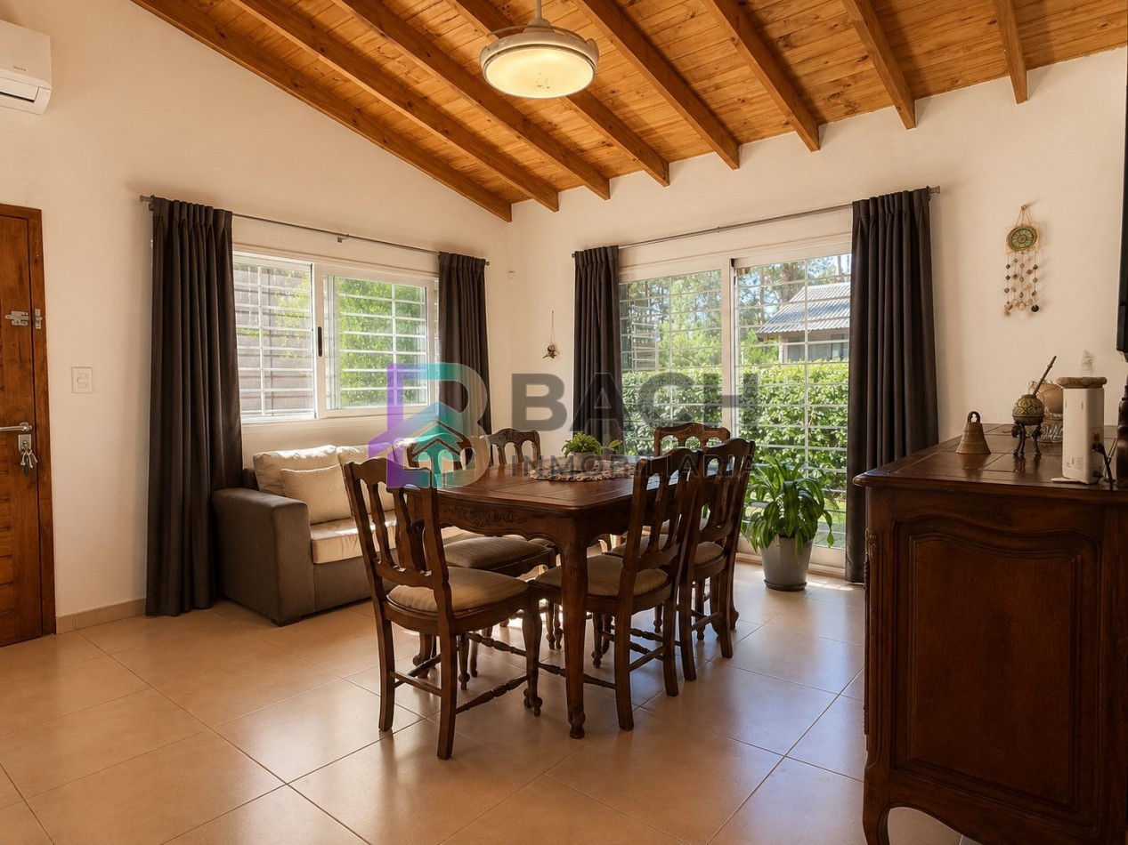 Casa en Venta Pinamar, con un departamento tipo loft, moderna, gas natural, renta