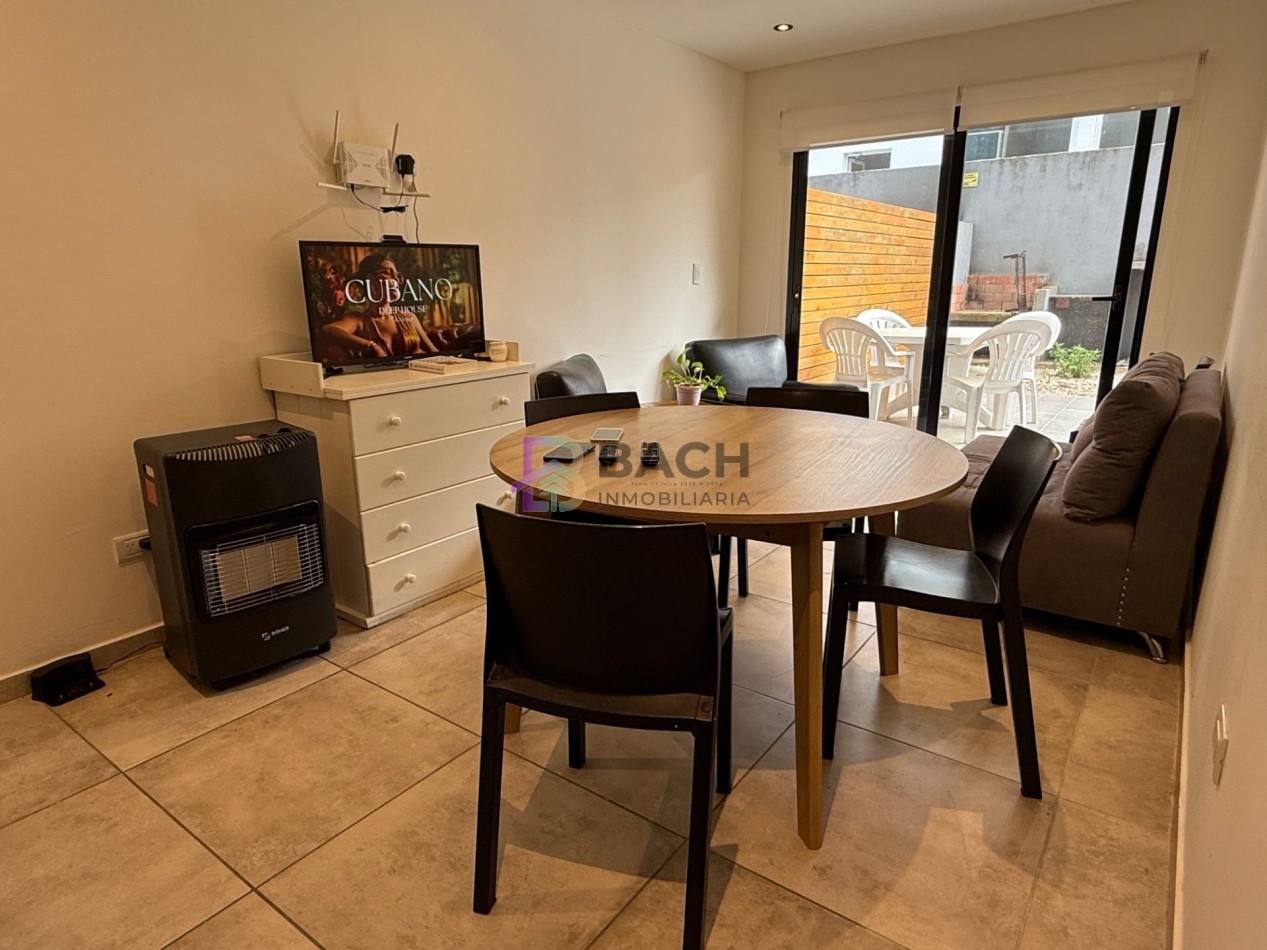 Departamento en Alquiler de verano en Pinamar para 5 personas, con patio con parrilla y cochera cubierta 