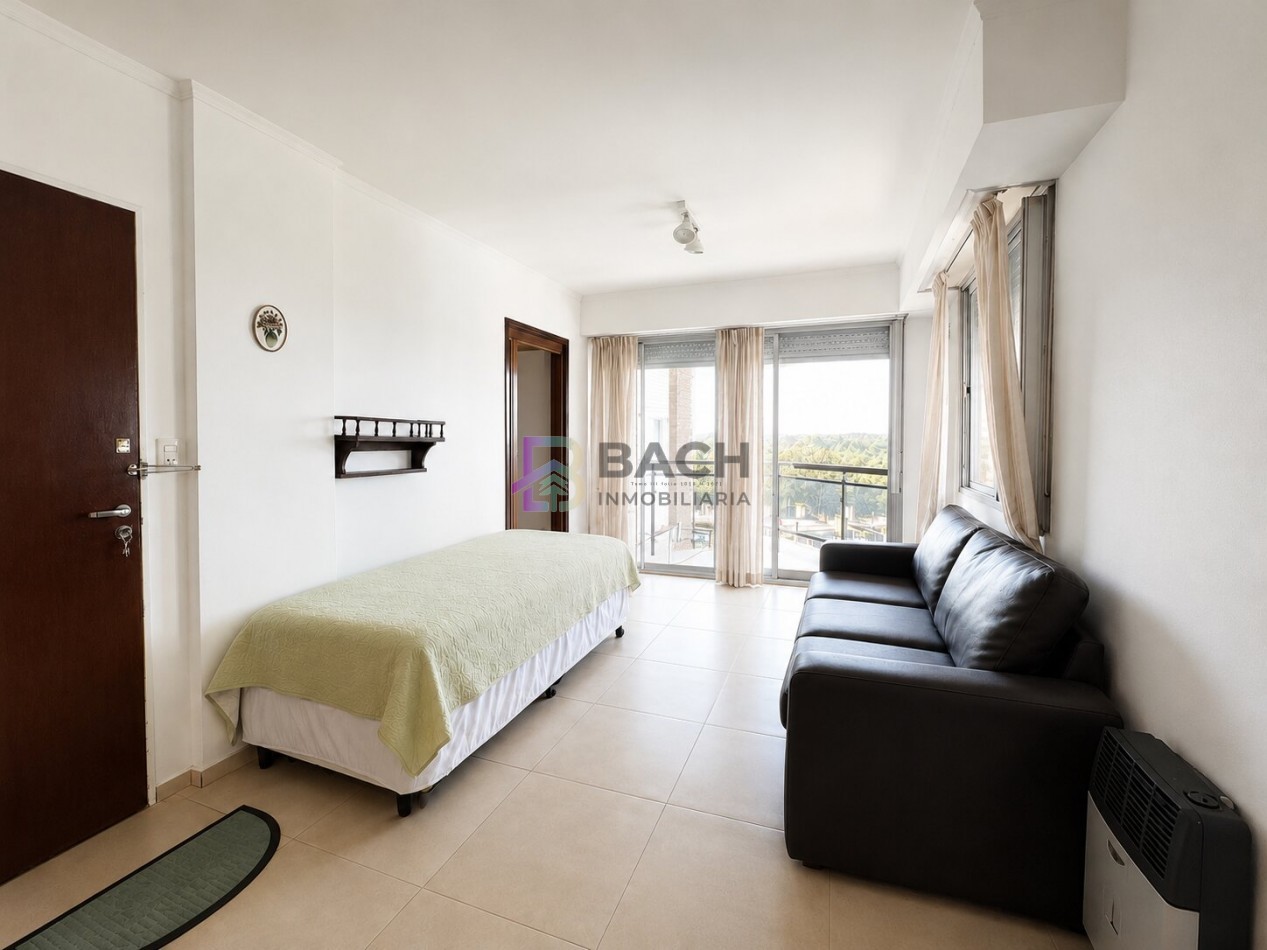 Departamento 2 ambientes a la venta en Pinamar Centro, edificio Austral. Balcon con vista al mar