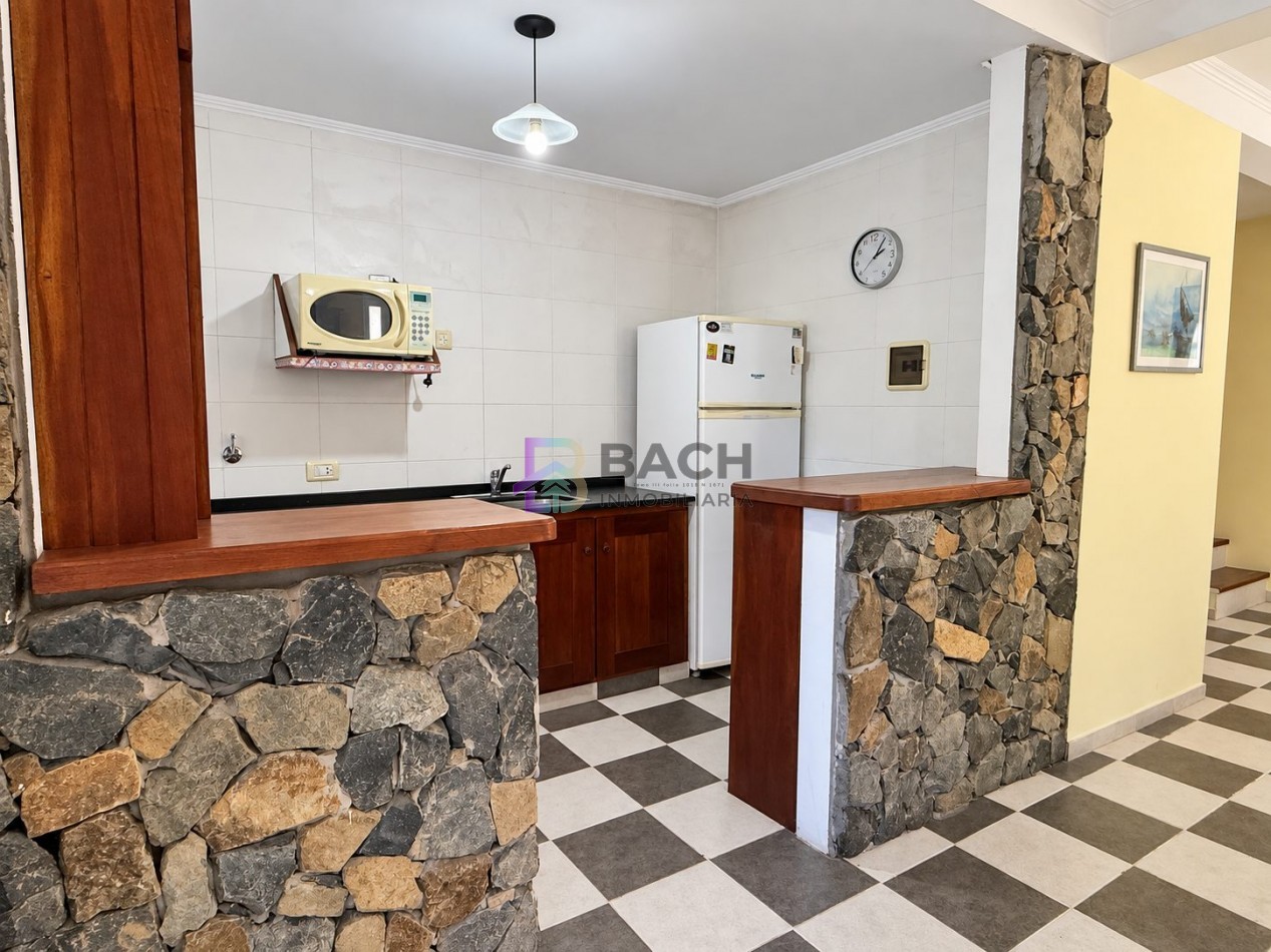 Duplex de 3 dormitorios a la venta en pinamar, con gas natural y patio privado 
