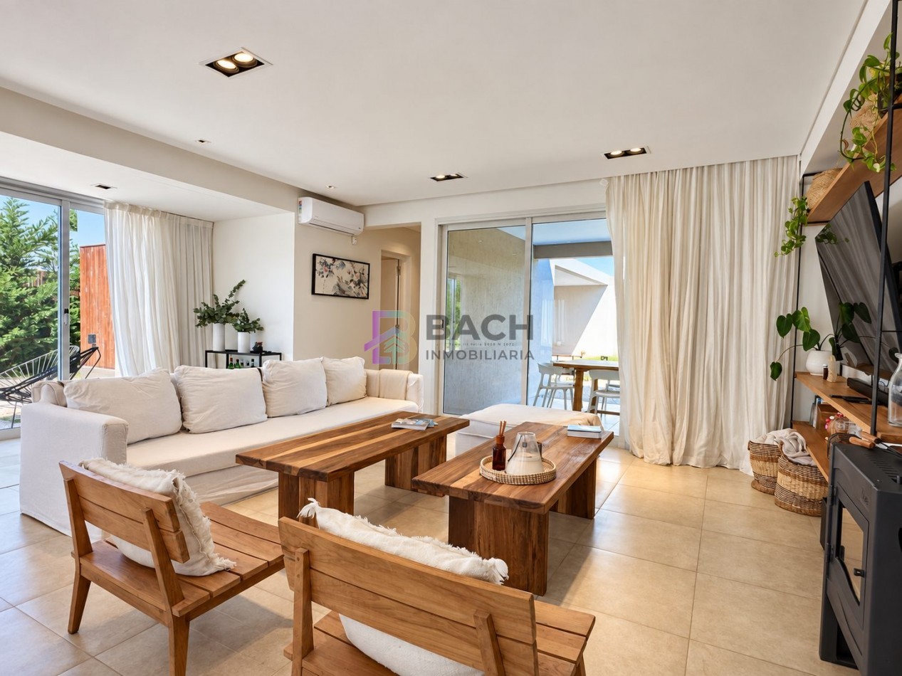Venta Casa Moderna en Una Planta - Costa Esmeralda Barrio Ecuestre