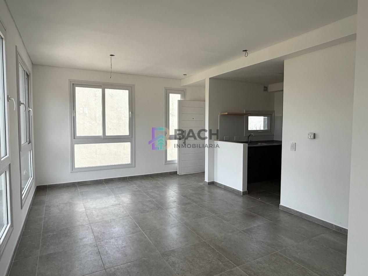 Venta departamento de 2 ambientes en Pinamar, con terraza, gas natural, losa radiante y cochera