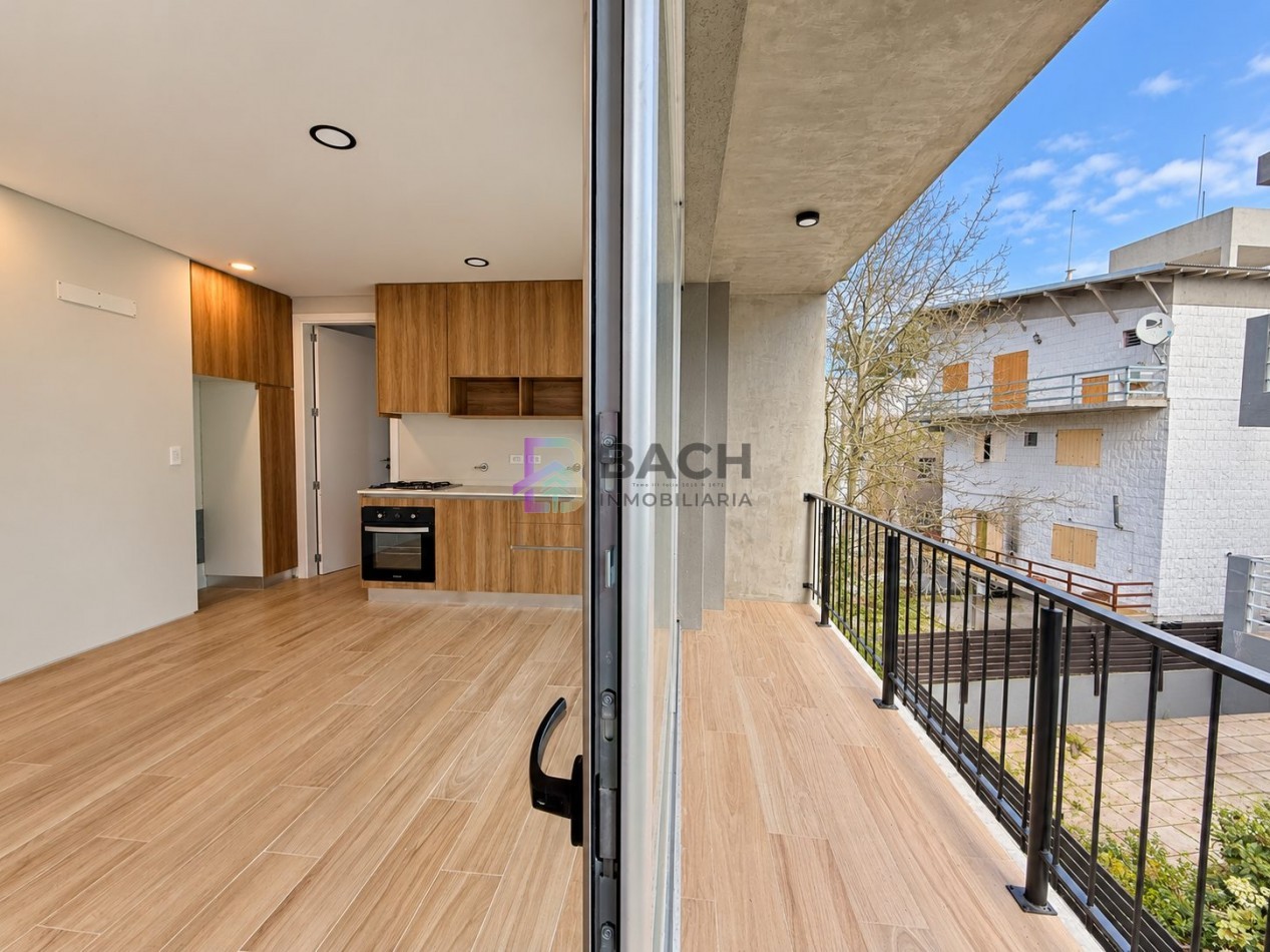 Moderno y luminoso departamento 2 ambientes a la venta en Pinamar, con gas natural, cochera