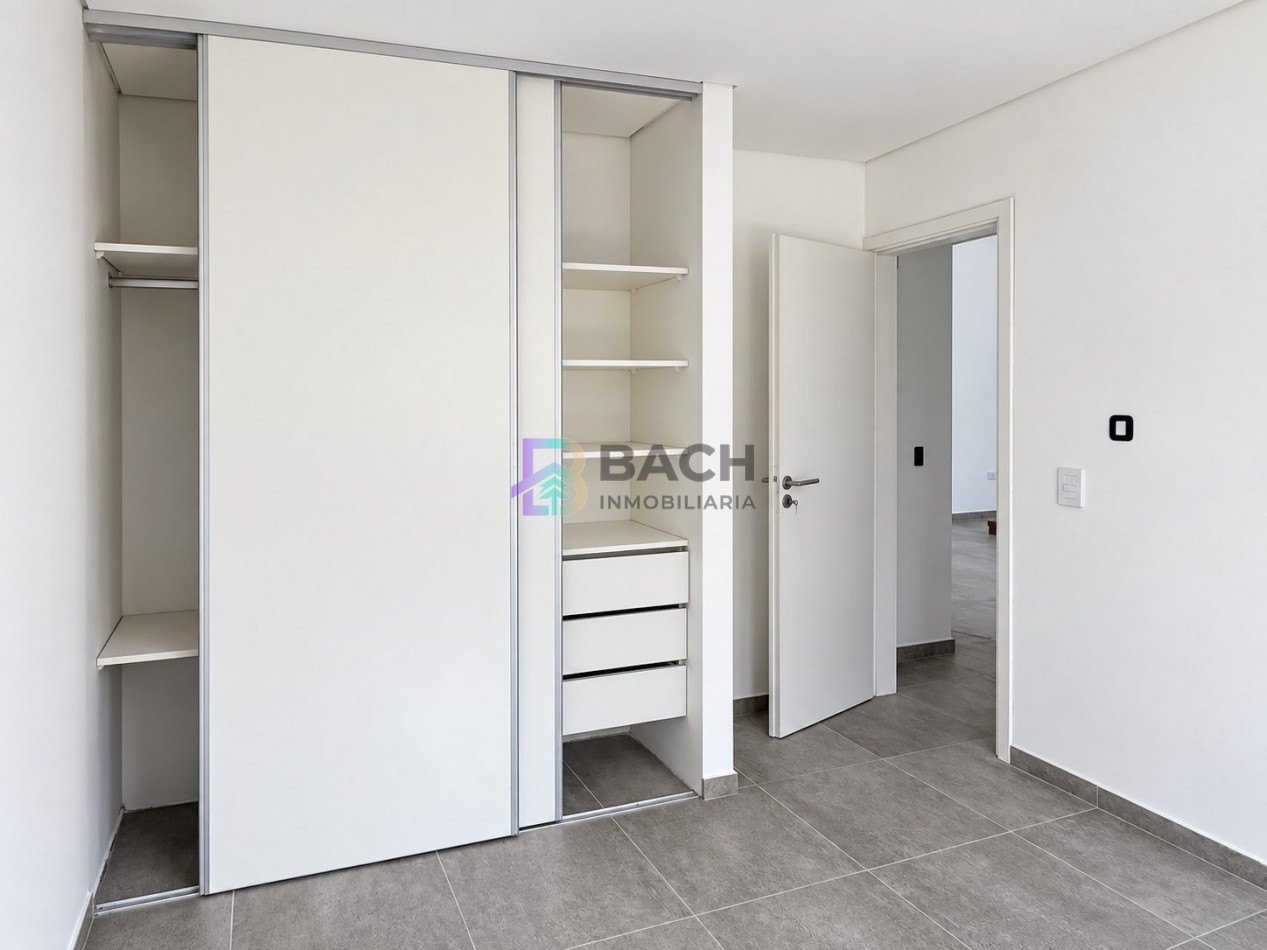 Moderno Departamento tipo duplex en venta con patio privado, gas natural, cochera | financiacion y permuta