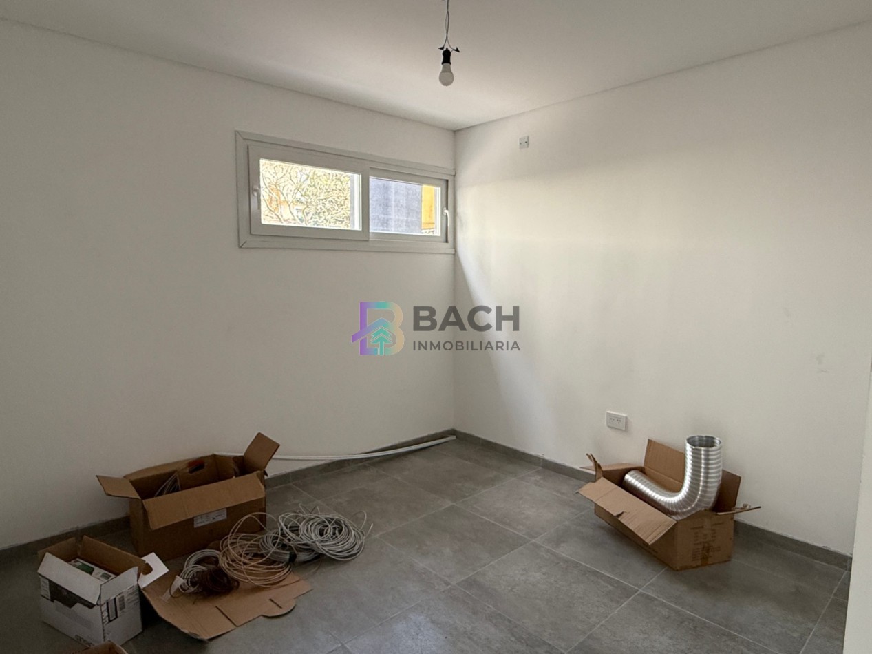 Moderno Departamento tipo duplex en venta con patio privado, gas natural, cochera | financiacion y permuta