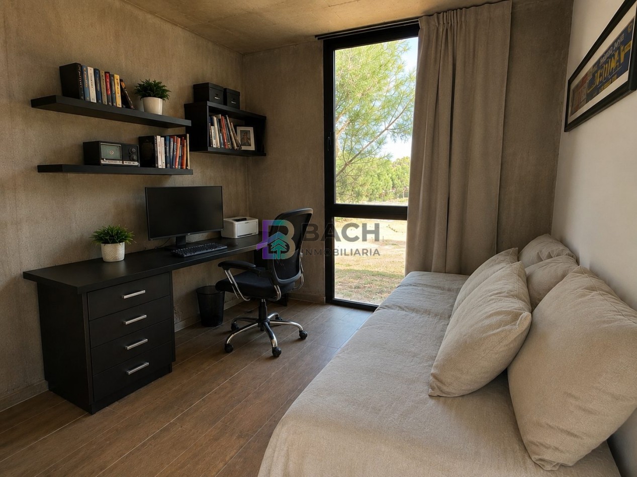 Moderna casa en venta en Pinamar con tres dormitorios, gas natural y piscina