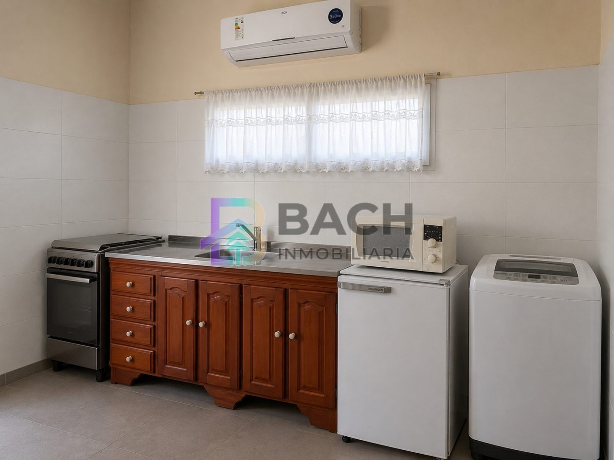 Casa en Venta Pinamar, con un departamento tipo loft, moderna, gas natural, renta