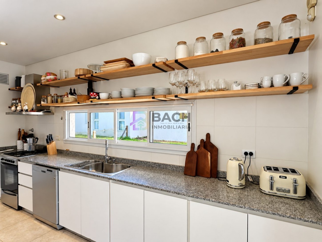 Venta Casa Moderna en Una Planta - Costa Esmeralda Barrio Ecuestre