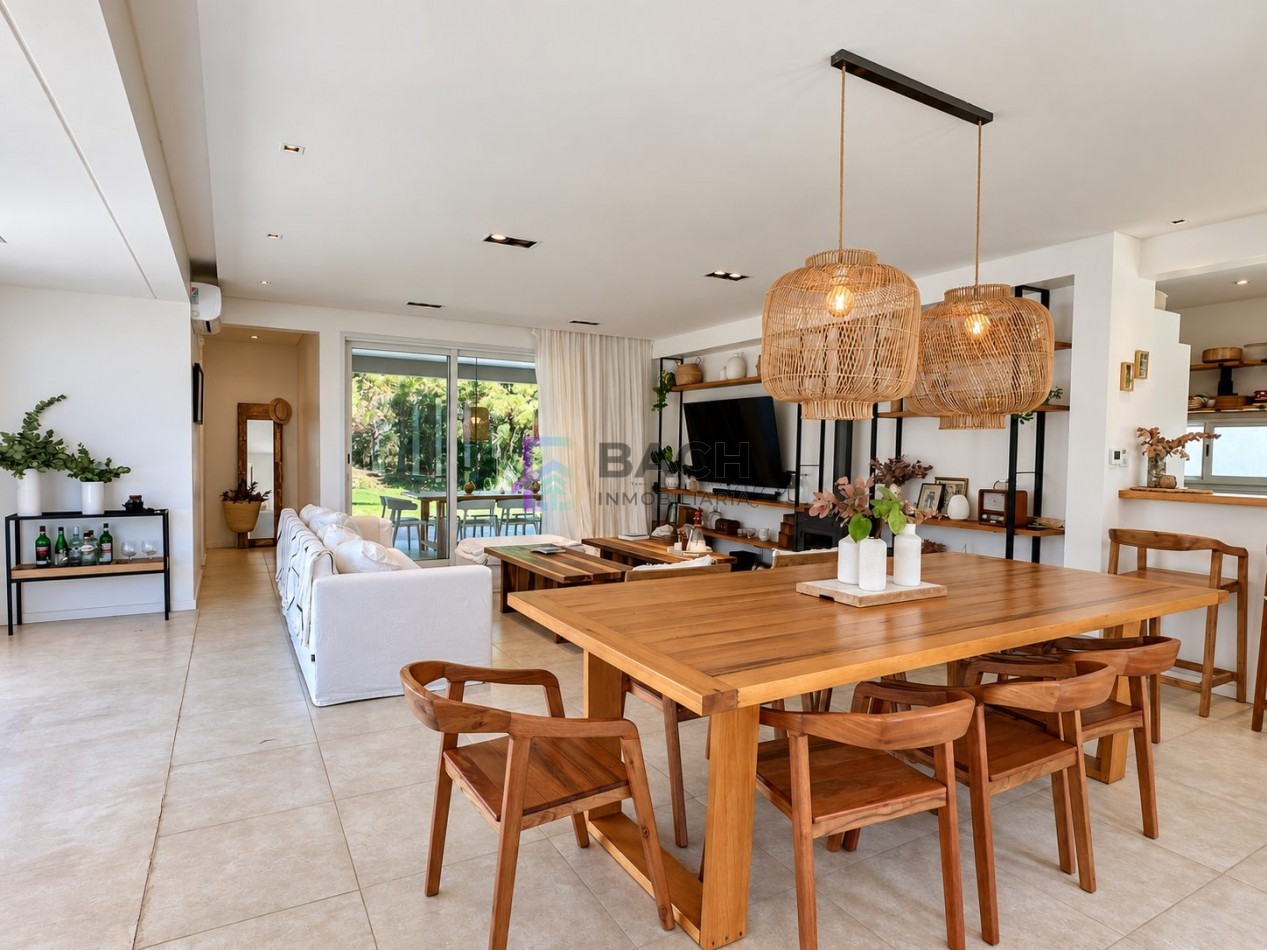 Venta Casa Moderna en Una Planta - Costa Esmeralda Barrio Ecuestre