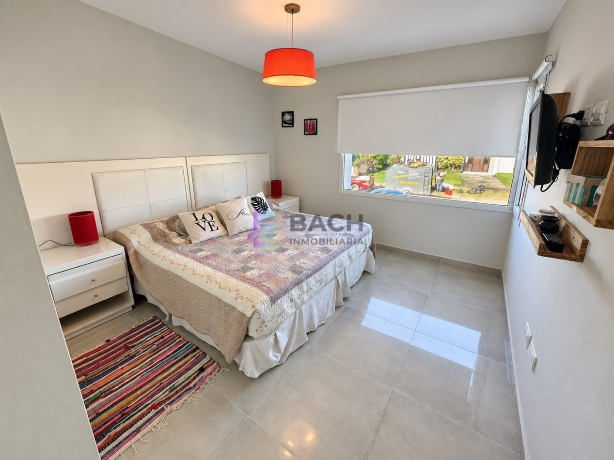 Casa a la venta en Costa esmeralda, muy luminosa con 3 dormitorios y gas natural