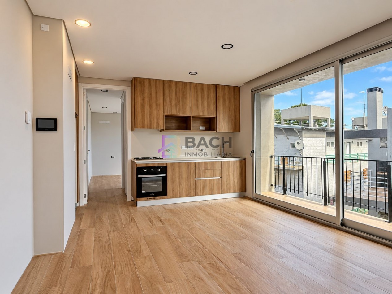 Moderno y luminoso departamento 2 ambientes a la venta en Pinamar, con gas natural, cochera