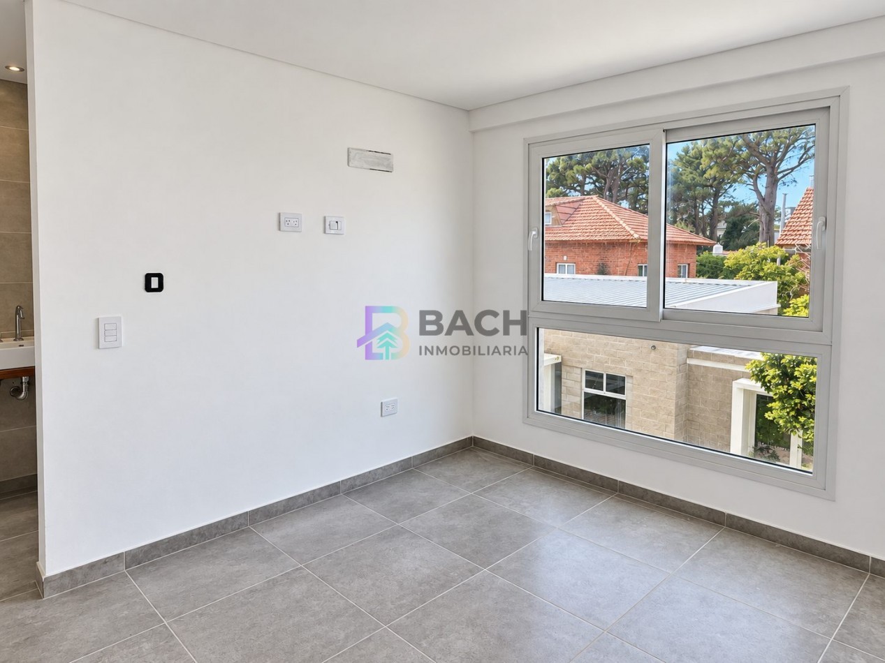 Moderno Departamento tipo duplex en venta con patio privado, gas natural, cochera | financiacion y permuta