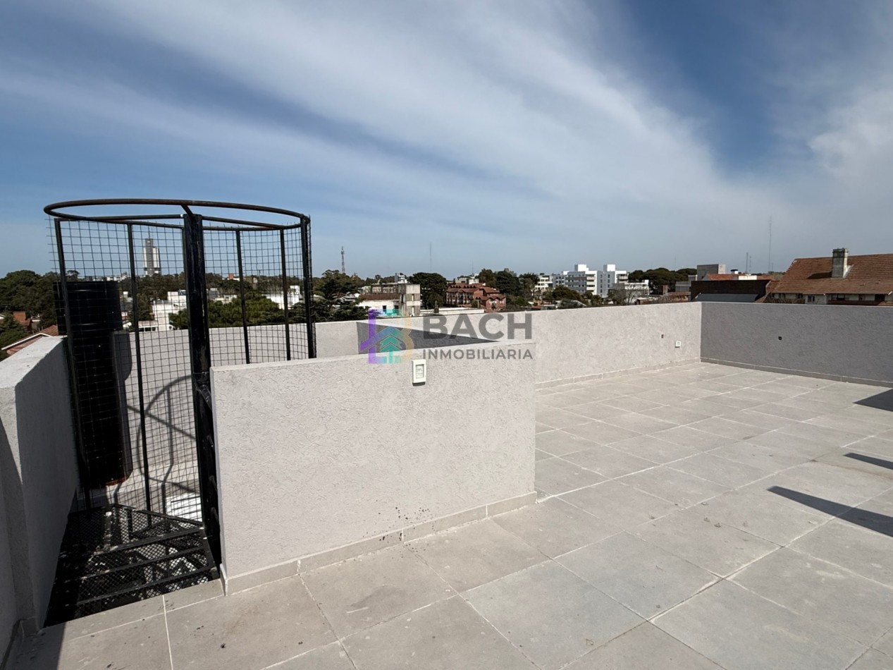 Venta departamento de 2 ambientes en Pinamar, con terraza, gas natural, losa radiante y cochera
