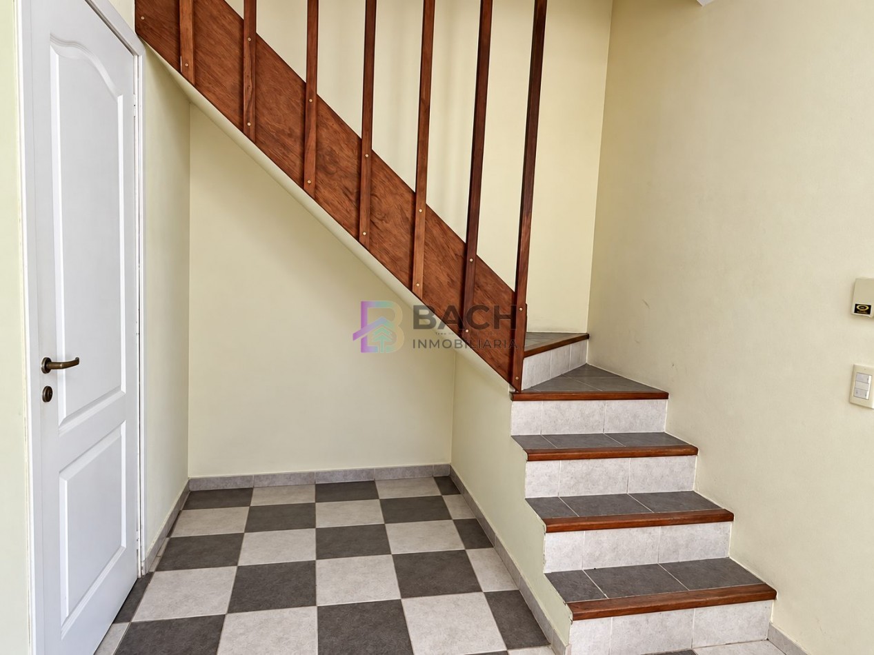 Duplex de 3 dormitorios a la venta en pinamar, con gas natural y patio privado 