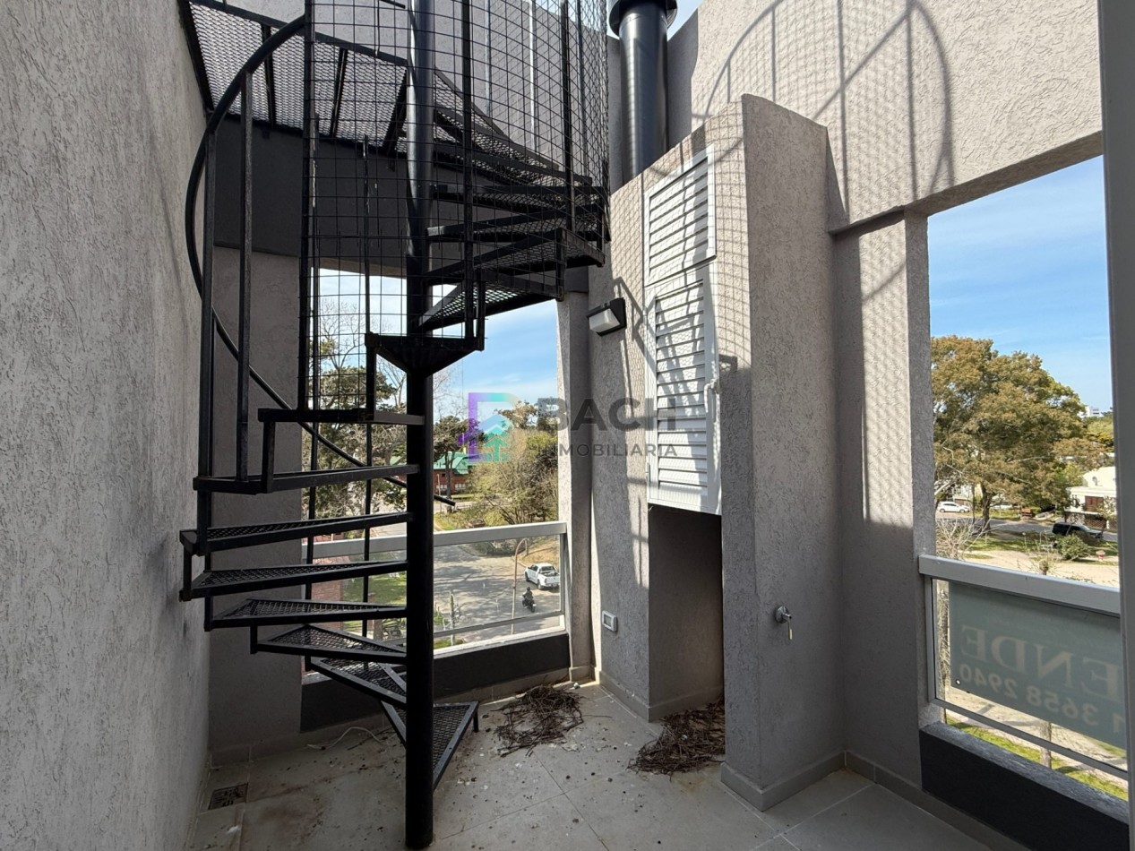Venta departamento de 2 ambientes en Pinamar, con terraza, gas natural, losa radiante y cochera