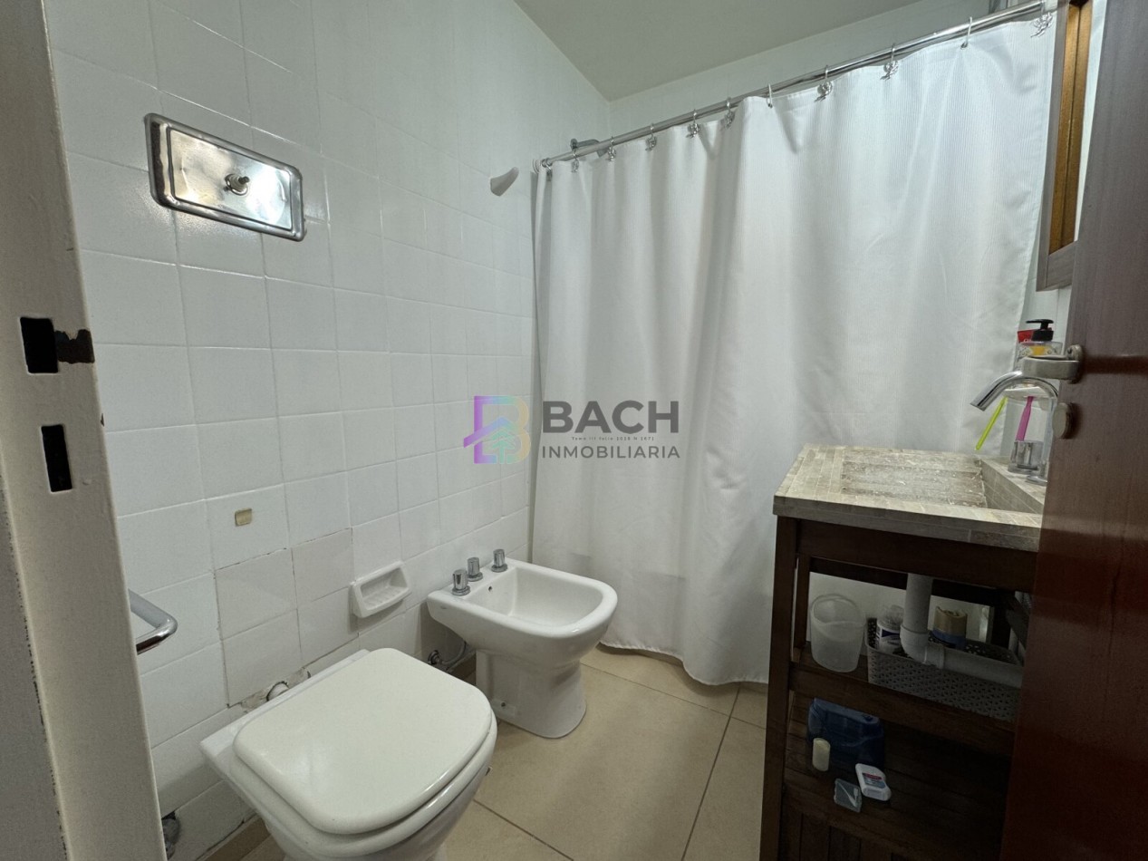 Departamento 2 ambientes a la venta en Pinamar Centro, edificio Austral. Balcon con vista al mar