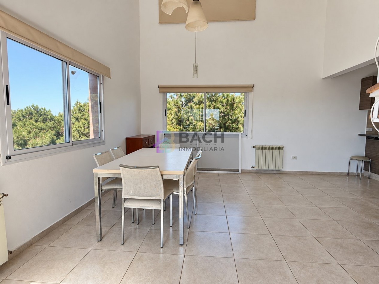 Departamento a la venta en Pinamar con 3 dormitorios, tipo duplex con gas natural y cochera cubierta