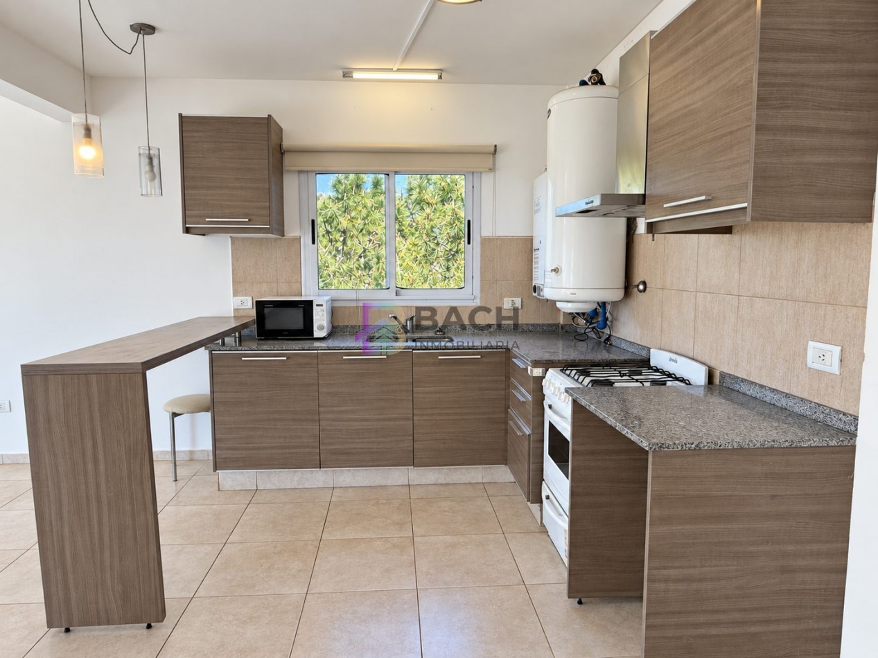 Departamento a la venta en Pinamar con 3 dormitorios, tipo duplex con gas natural y cochera cubierta