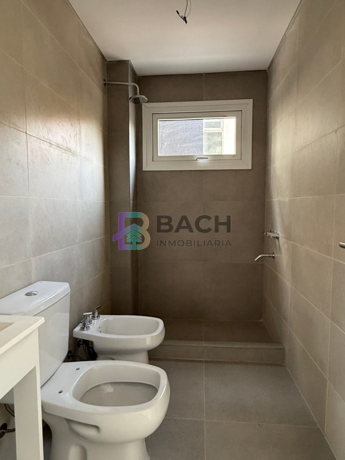 Moderno Departamento tipo duplex en venta con patio privado, gas natural, cochera | financiacion y permuta