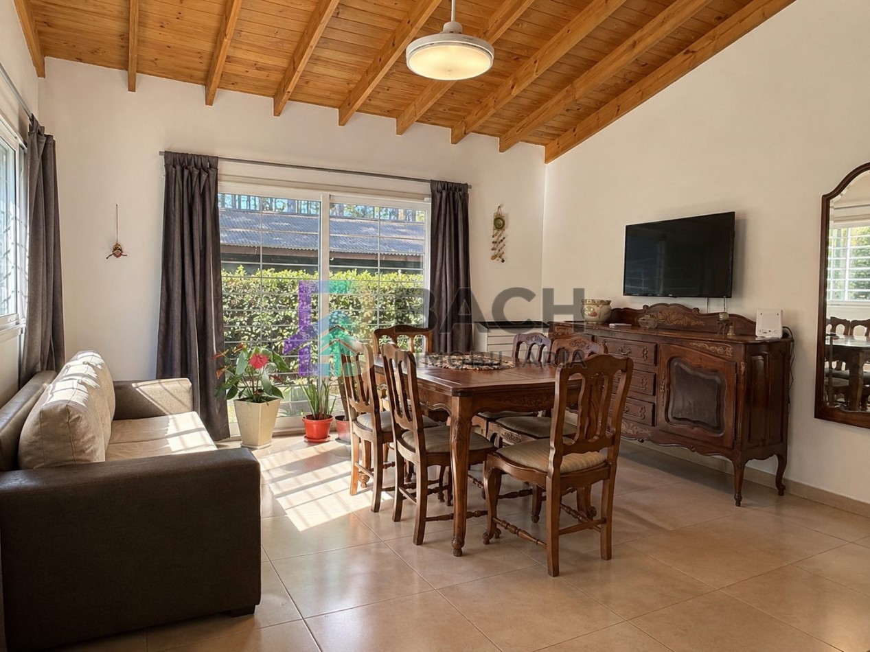 Casa en Venta Pinamar, con un departamento tipo loft, moderna, gas natural, renta