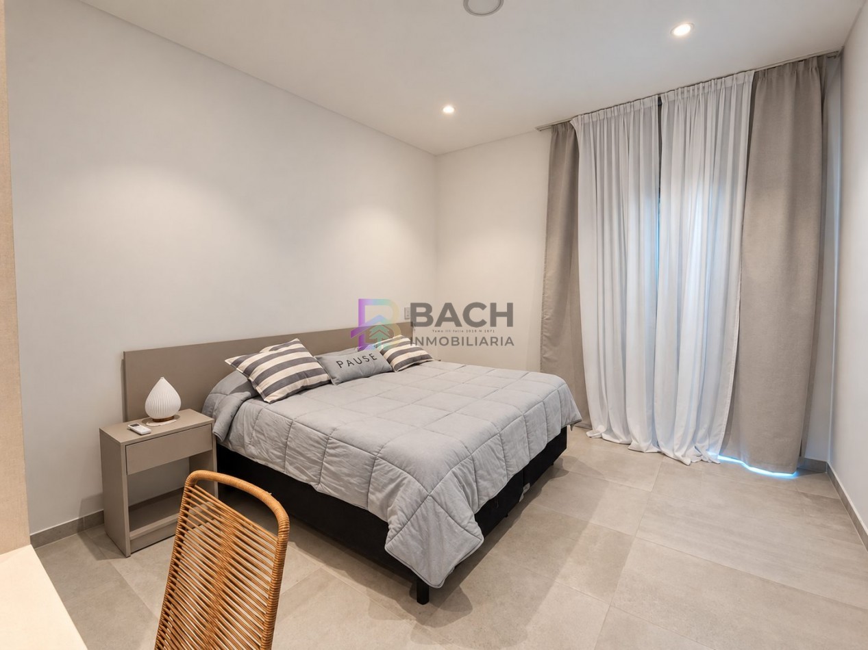 Moderna Casa en venta Costa esmeralda Golf2, con 4 dormitorios, psicina climatizada, hormigon visto