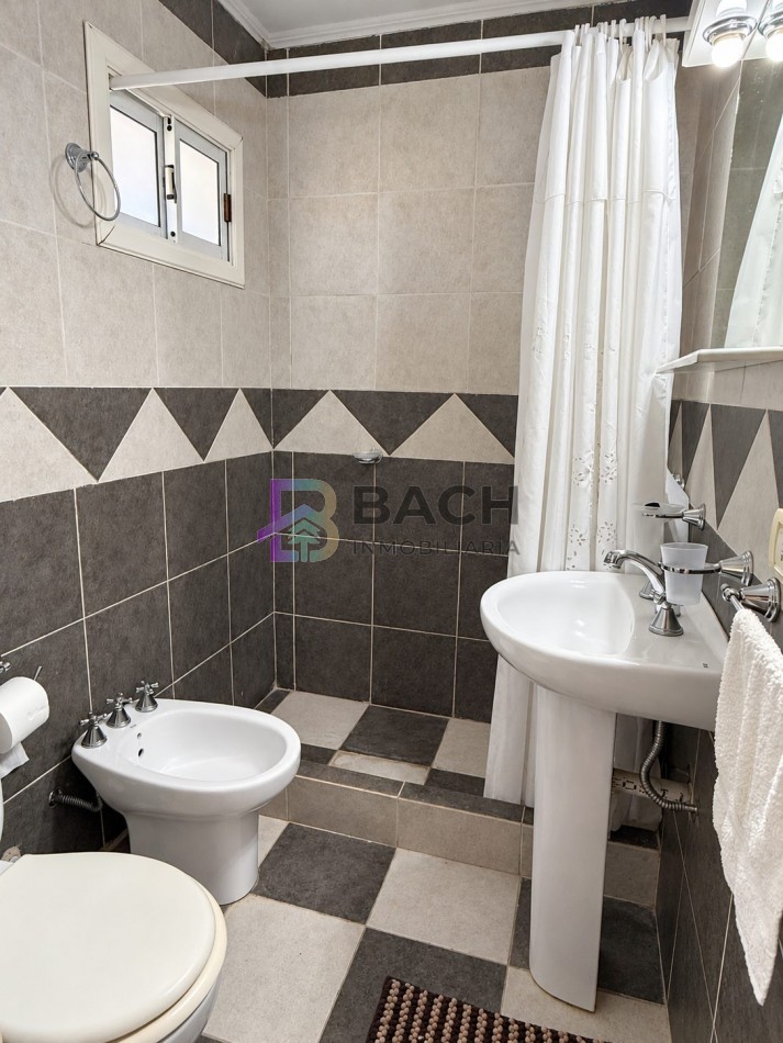 Duplex de 3 dormitorios a la venta en pinamar, con gas natural y patio privado 