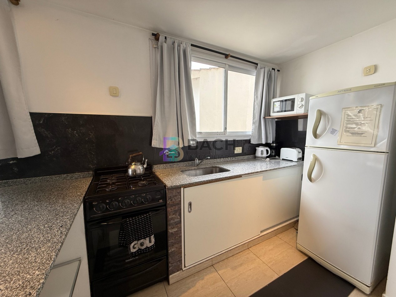Departamento en alquiler de verano por semana cerca del mar, 2 ambientes con balcon para cuatro personas UF3
