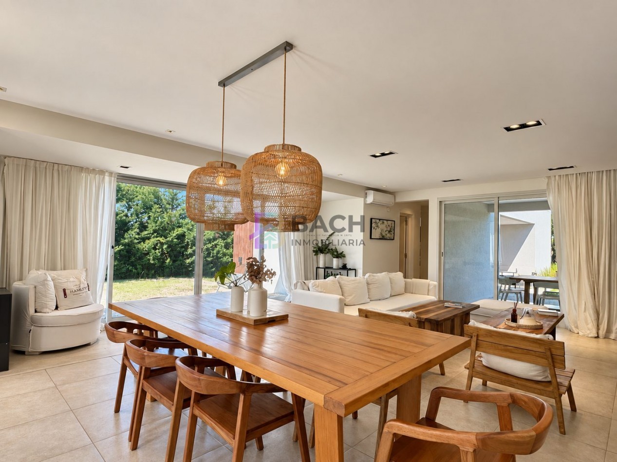Venta Casa Moderna en Una Planta - Costa Esmeralda Barrio Ecuestre