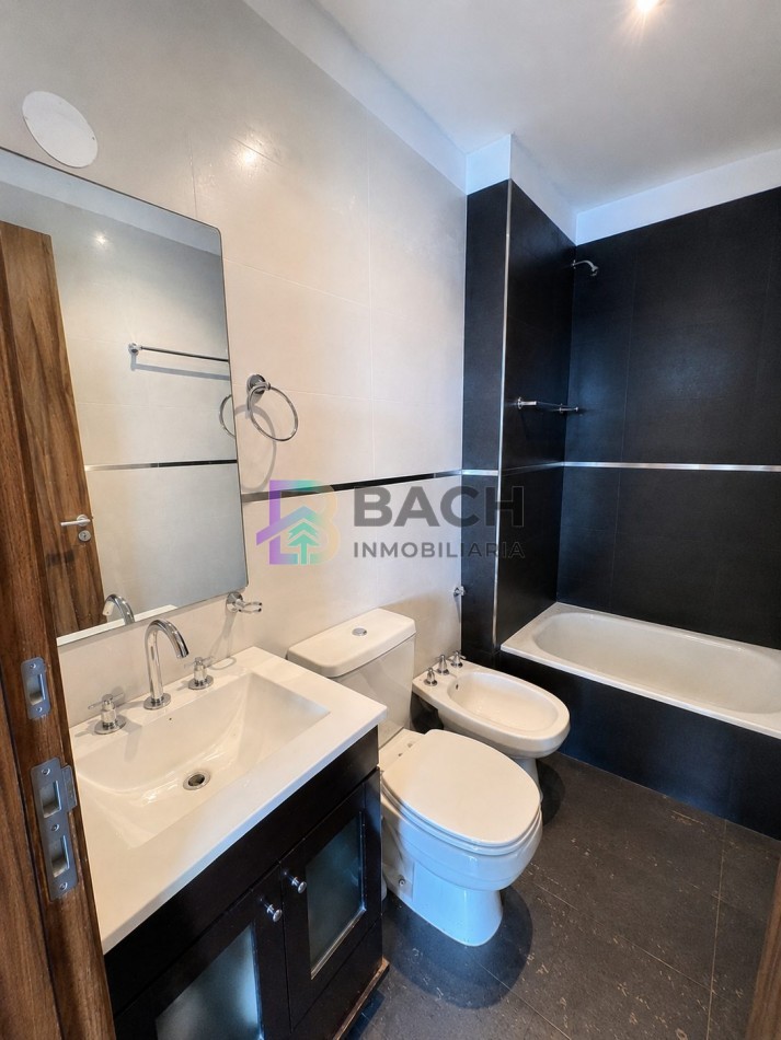Moderno departamento 3 ambientes a la venta en Pinamar con cochera