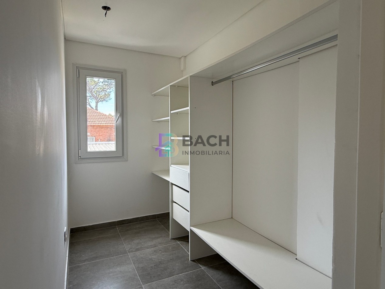 Moderno Departamento tipo duplex en venta con patio privado, gas natural, cochera | financiacion y permuta