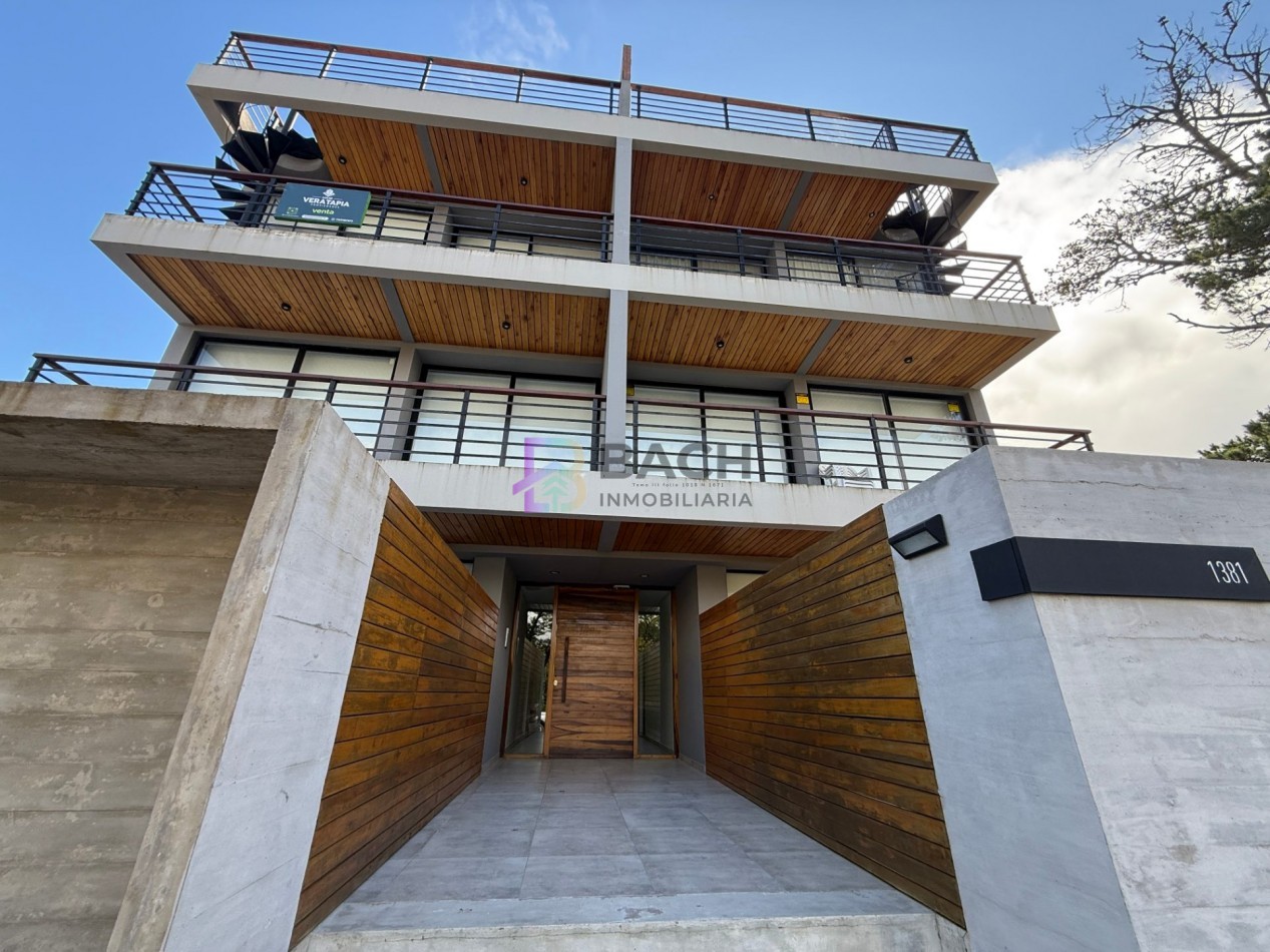Departamento en Alquiler de verano en Pinamar para 5 personas, con patio con parrilla y cochera cubierta 